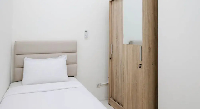 Апартаменты Best Deal and Spacious 2BR Apartment at Puncak Bukit Golf Surabaya By Travelio
