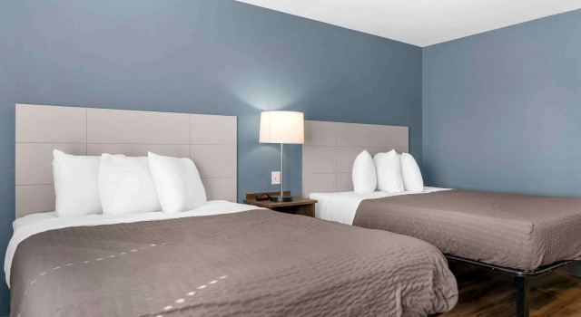 Четырёхместный люкс Auburn Hills Extended Stay Inn