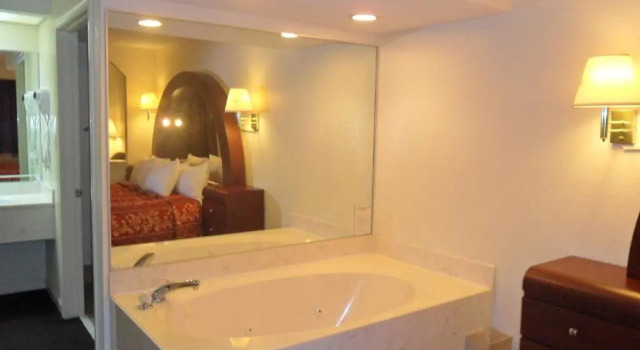 Номер Standard Luxury Inn & Suites