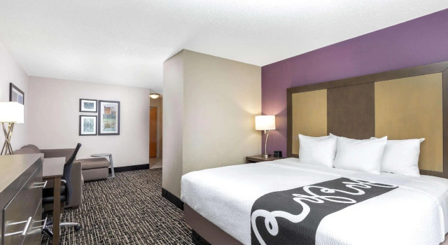 Двухместный люкс Deluxe La Quinta Inn & Suites by Wyndham Hopkinsville