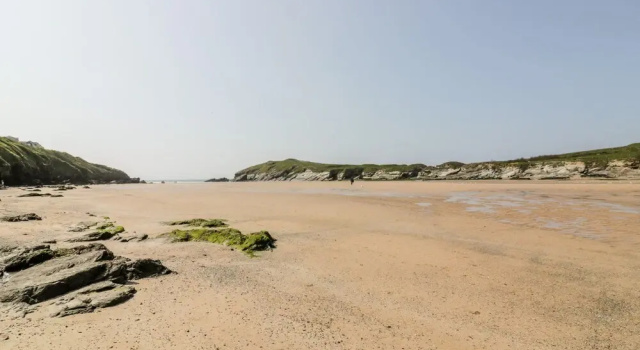 Коттедж с балконом Porth Cove