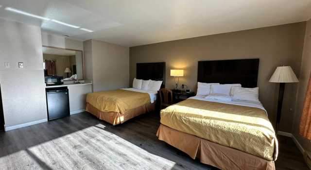 Rodeway Inn & Suites Madison East, Buchen Sie Gasthaus Madison Wisconsin