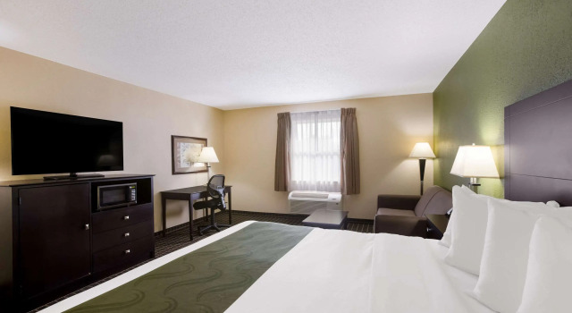 Двухместный номер Standard Quality Inn & Suites Big Rapids near University