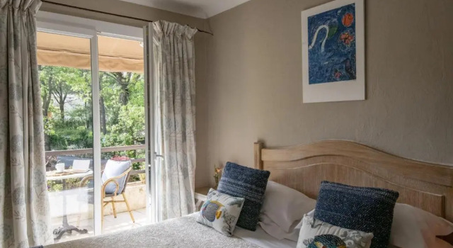 Двухместный номер Deluxe с балконом Hotel Les Messugues