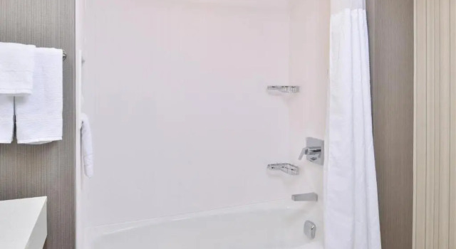 Люкс Executive c 1 комнатой с видом на внутренний двор Courtyard Kansas City Olathe