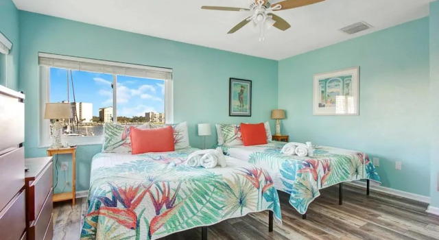 Five Palms Suite 105 - Daily - Weekly - Monthly, Забронировать Отель Отели Клируотер-Бич с парковкой, Парковка