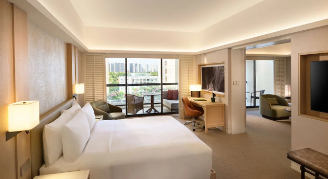 Люкс с 2 спальнями с балконом Отель Conrad Singapore Orchard