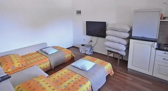 Nice Home in Drvenik Mali With Wifi and 4 Bedrooms, Rezerwuj Hotel Hotele w Split-Dalmatia County z parkingiem, Parking