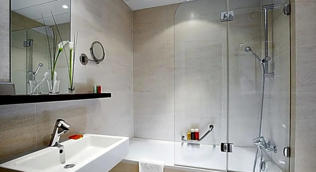 Номер Superior с 2 комнатами с красивым видом из окна NH Fribourg Hotel
