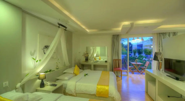 Семейный номер Standard с балконом Angkor Sweet Night Hotel