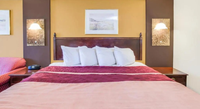 Номер Standard Rodeway Inn & Suites Saginaw I-675