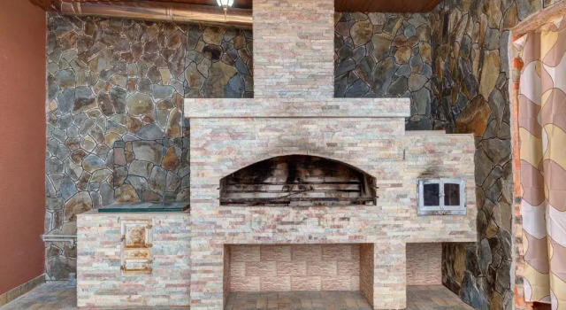 Коттедж с 4 комнатами Villa Anet