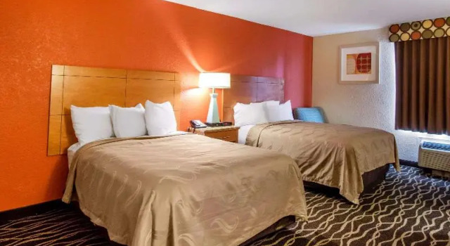 Номер Standard Quality Inn & Suites I-35 near Frost Bank Center