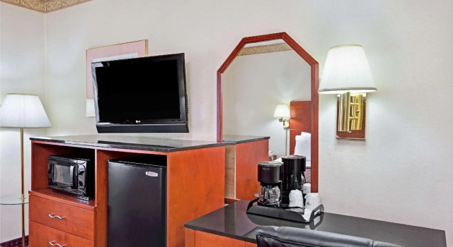 Двухместный номер Standard Travelodge by Wyndham Burbank-Glendale