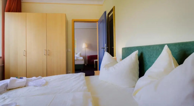 Трёхместный номер Economy Hotel Schloss Nebra