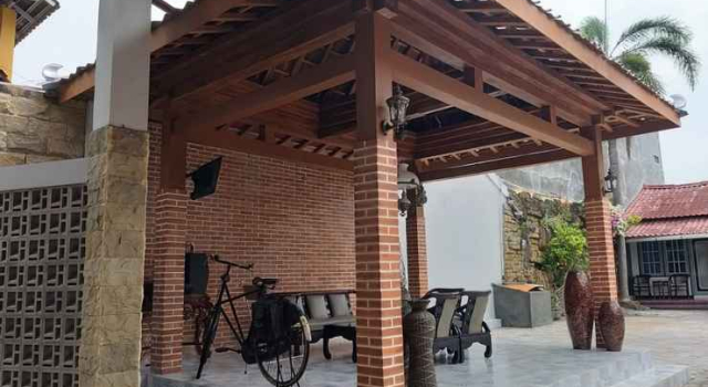 Dhina Finny Graha, Book Guesthouse Sewon 
