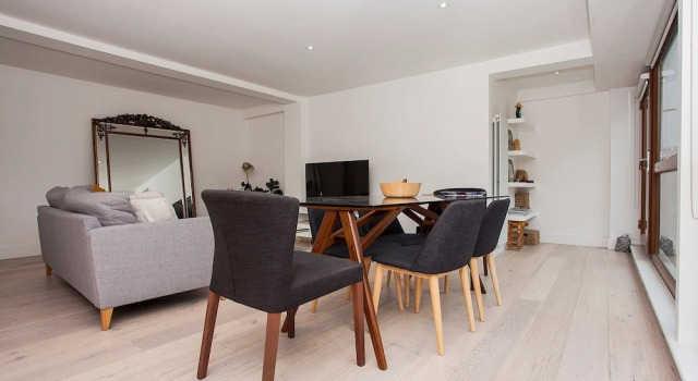 Spacious East London 2 Bedroom Apartment Sleeps 4, Забронировать Апартаменты/квартира Апартаменты Лондона, рядом с Рынок Backyard, Апартаменты/квартира