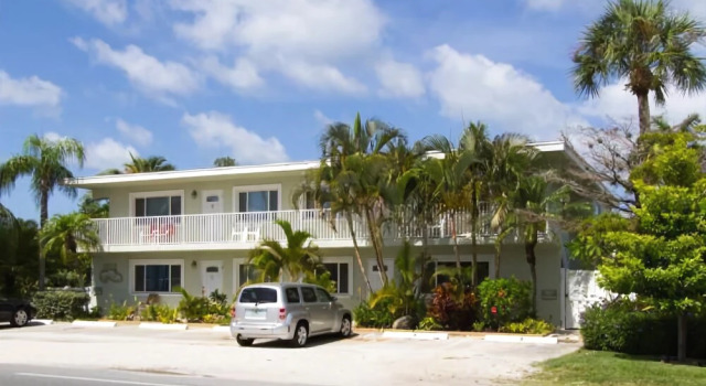 Palm Cay 4