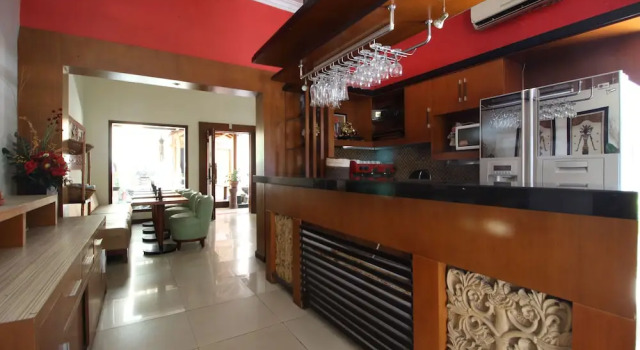 RedDoorz Plus near Tugu Jogja 2