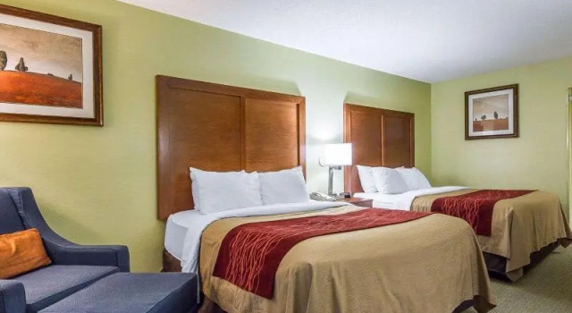 Шестиместный номер Standard Comfort Inn & Suites Black River Falls I-94