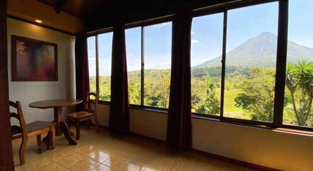 Бунгало Deluxe Arenal Roca Lodge