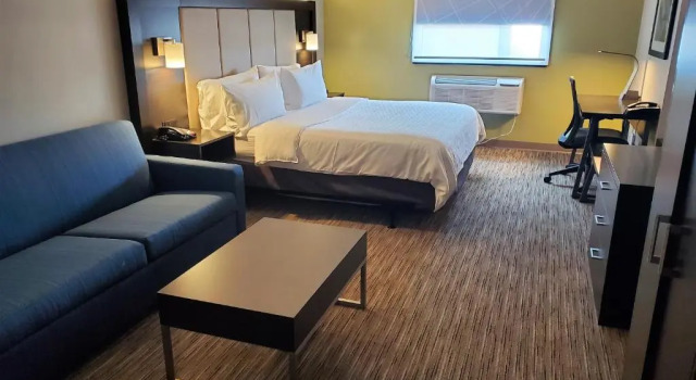 Студия Holiday Inn Express Maspeth by IHG