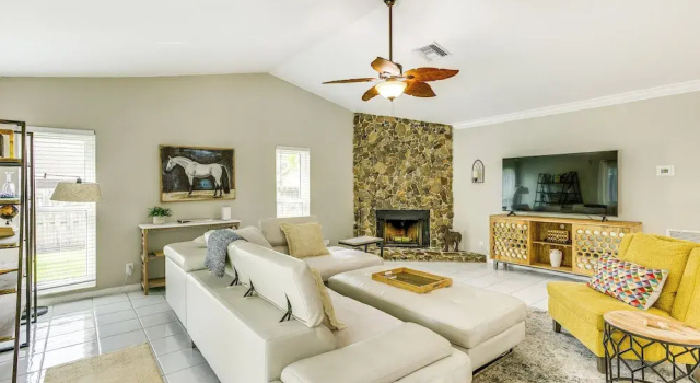Коттедж с 3 комнатами Wellington Vacation Rental: Private Saltwater Pool