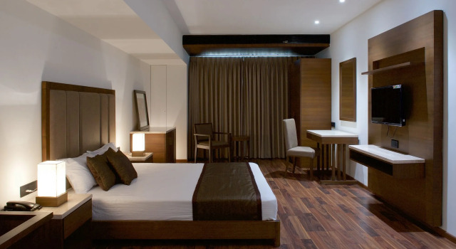 Five Petals Hotel & Banquets, Rezervovat Hotel Hotely v Gujarat s parkováním, Parkování