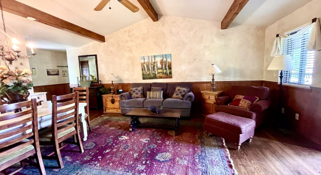 C8, Two bedroom, two bath log-sided, lake view luxury cottage with hot tub cottage, Réserver Maison de vacances Cottages à Missouri, Cottage
