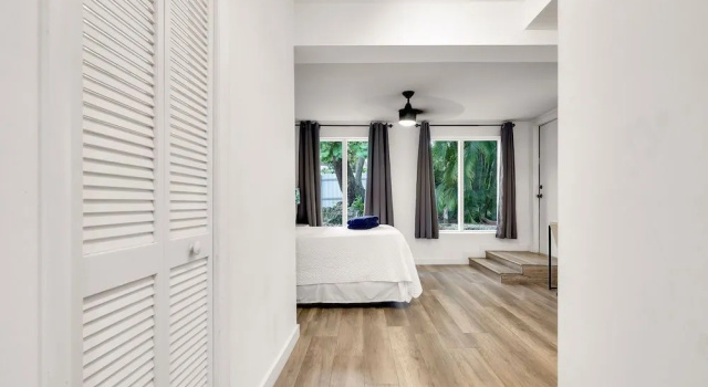 Modern & Fashionable Apartment w/Pool and Garden