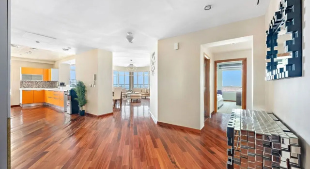 Апартаменты с 3 комнатами Spectacular 180 Degree Seaview 3 Bedrooms Listing By Owner