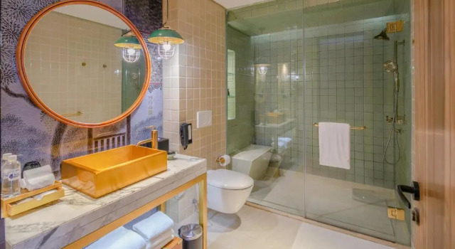 Двухместный номер Standard с балконом Hotel Indigo Bangkok Wireless Road by IHG