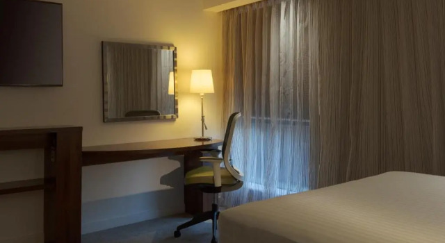 Двухместный семейный номер Standard Hampton by Hilton Corby