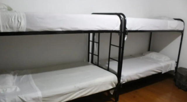 Кровать в общем номере Hostal Café San Bernabe - Hostel