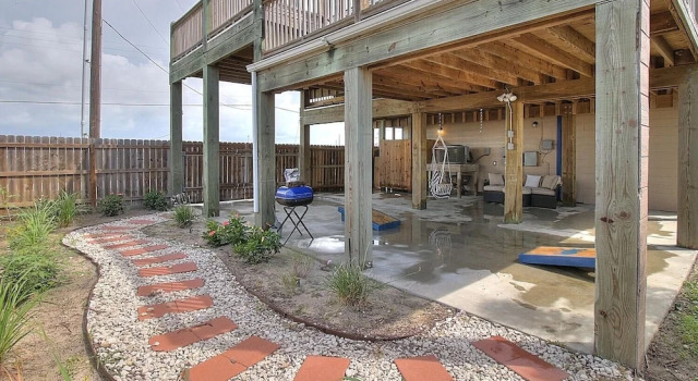 The Salty Hippo 3 Bedroom Home by Redawning, Забронировать Дом для отпуска Виллы Порт-Аранзас, рядом с Roberts Point Park, Вилла