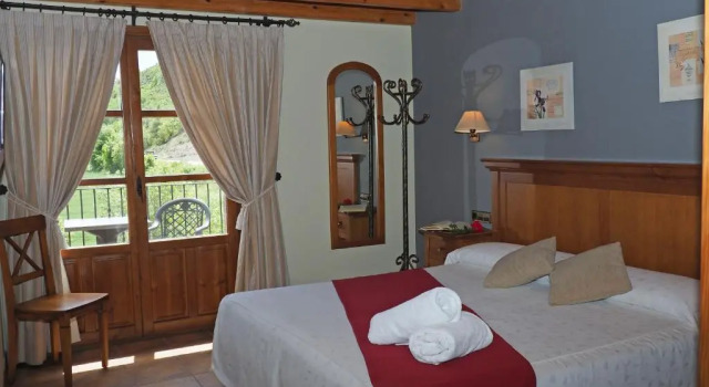 Полулюкс Hotel & SPA Peña Montañesa