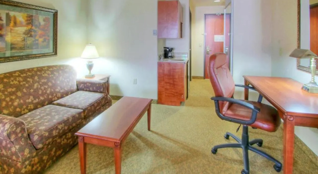 Люкс с 2 комнатами Holiday Inn Express Hotel & Suites Las Cruces by IHG