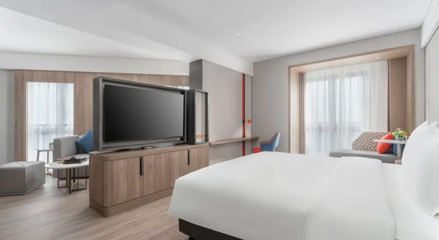 Люкс Holiday Inn Express Guangzhou Panyu Dashi by IHG