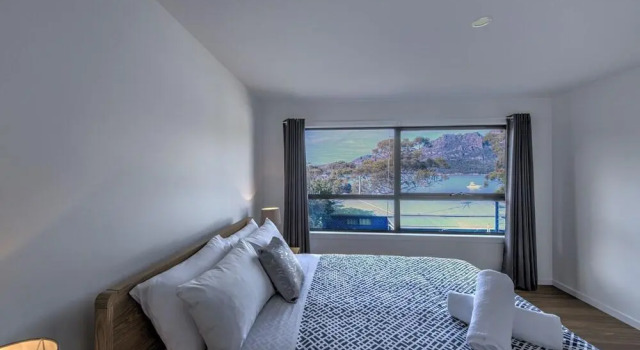Dock of the Bay, Забронировать Отель Бизнес-отели Коулс-Бей, 4* 5*