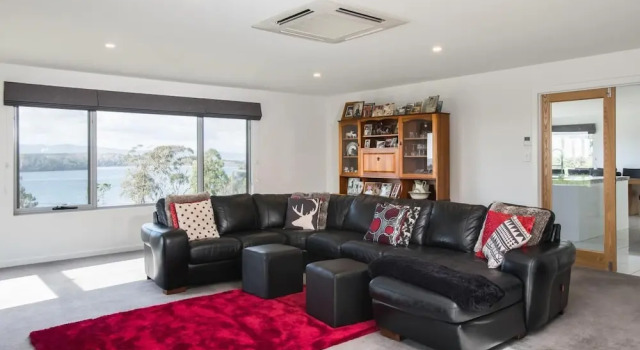 Paradise Point - Tamar Valley Residence with Pool, Rezerwuj Hotel Clarence Point Tasmania