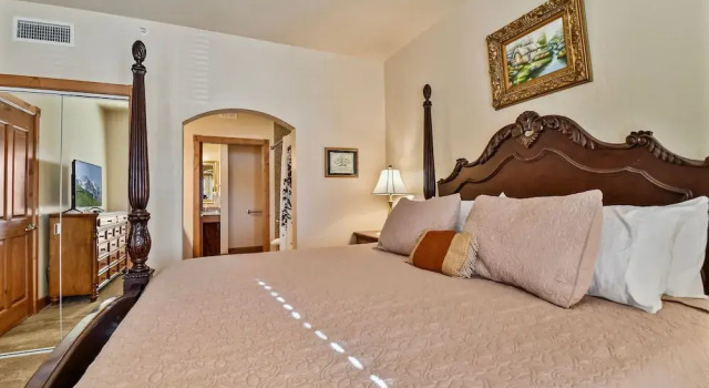 Villa 2057 2 Bed 2 Bath Full Kitchen 2 Bedroom Villa, Rezerwuj Willa Hotele w Midway z parkingiem, Parking