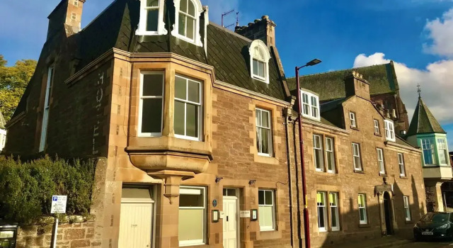 Squirrel Away Apartment Crieff, Buchen Sie Ferienwohnung Crieff 