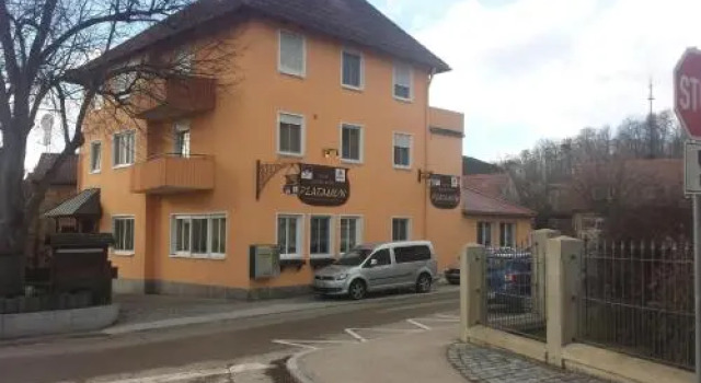 Hotel Restaurant Platamon, Rezerwuj Hotel Feuchtwangen Romantic Road