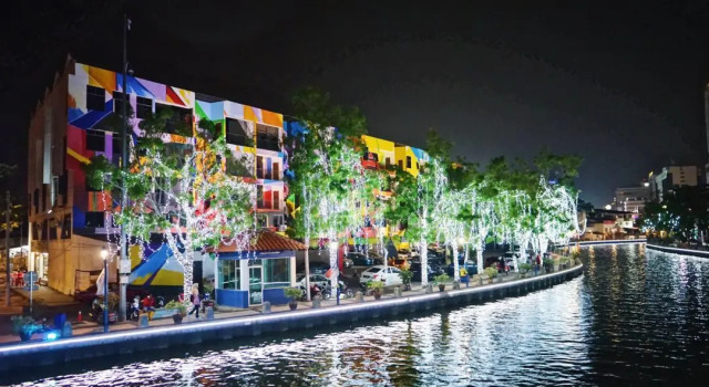 Кровать в общем номере 906 Riverside Hotel Malacca