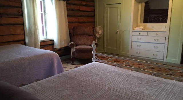 Четырёхместный номер Standard с видом на горы Gakona Lodge