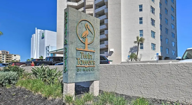 Daytona Beach Seaside Condo w/ Pools & Hot Tubs, Забронировать Апартаменты/квартира Дейтона-Бич Daytona Beach Area, рядом с Церковь для автомобилей в Дейтона-Биче