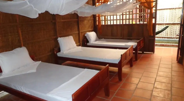 Phuong Thao Homestay, Book Guesthouse Hotels in Long Ho with Parking, Parking