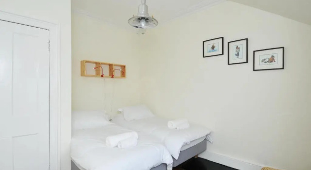 331 Attractive 2 bedroom apartment in Edinburgh's New Town