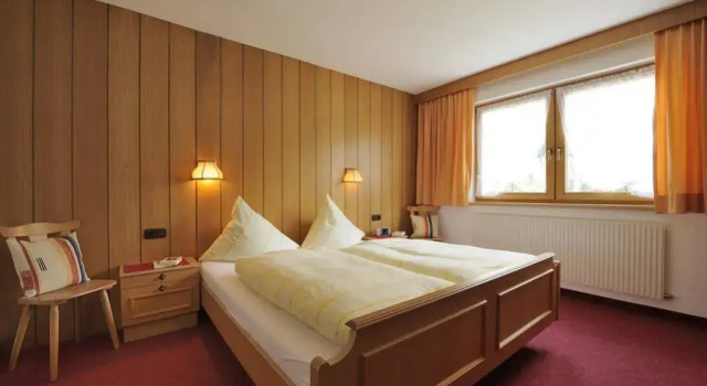 Haus Antonia, Забронировать Отель Отели Санкт-Антон-ам-Арльберг с парковкой, рядом с Train Station Sankt Anton am Arlberg, Парковка