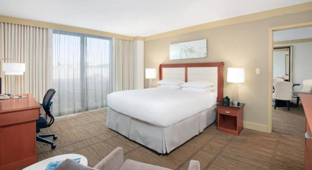 Двухместный люкс DoubleTree by Hilton Hotel Miami Airport & Convention Center
